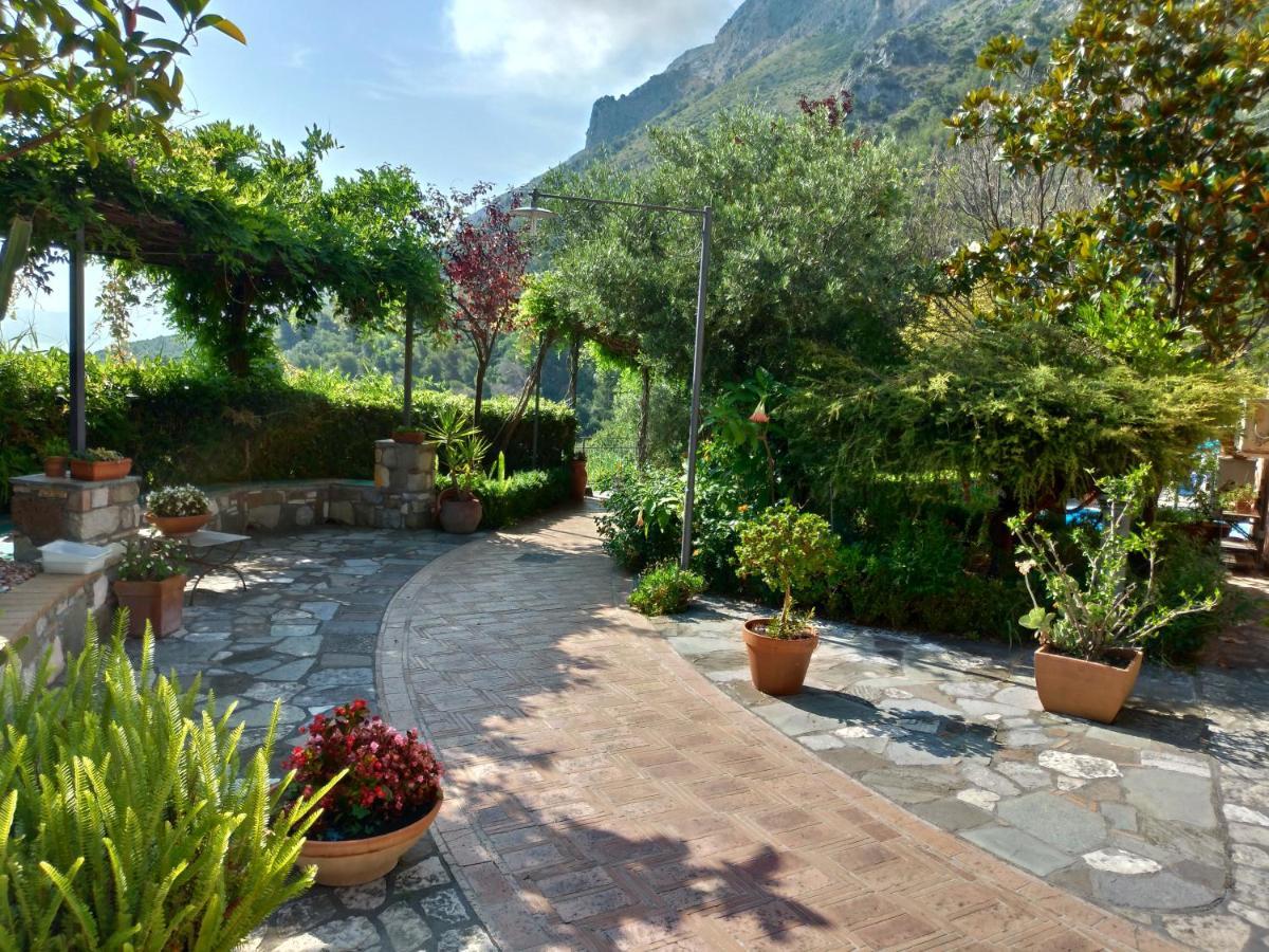 ماراتييا Bed & Breakfast Laino المظهر الخارجي الصورة