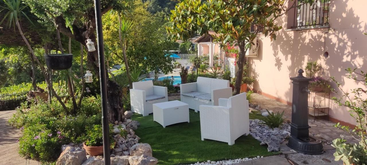 ماراتييا Bed & Breakfast Laino المظهر الخارجي الصورة