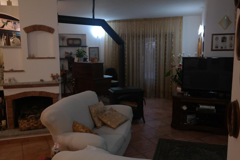 ماراتييا Bed & Breakfast Laino المظهر الخارجي الصورة
