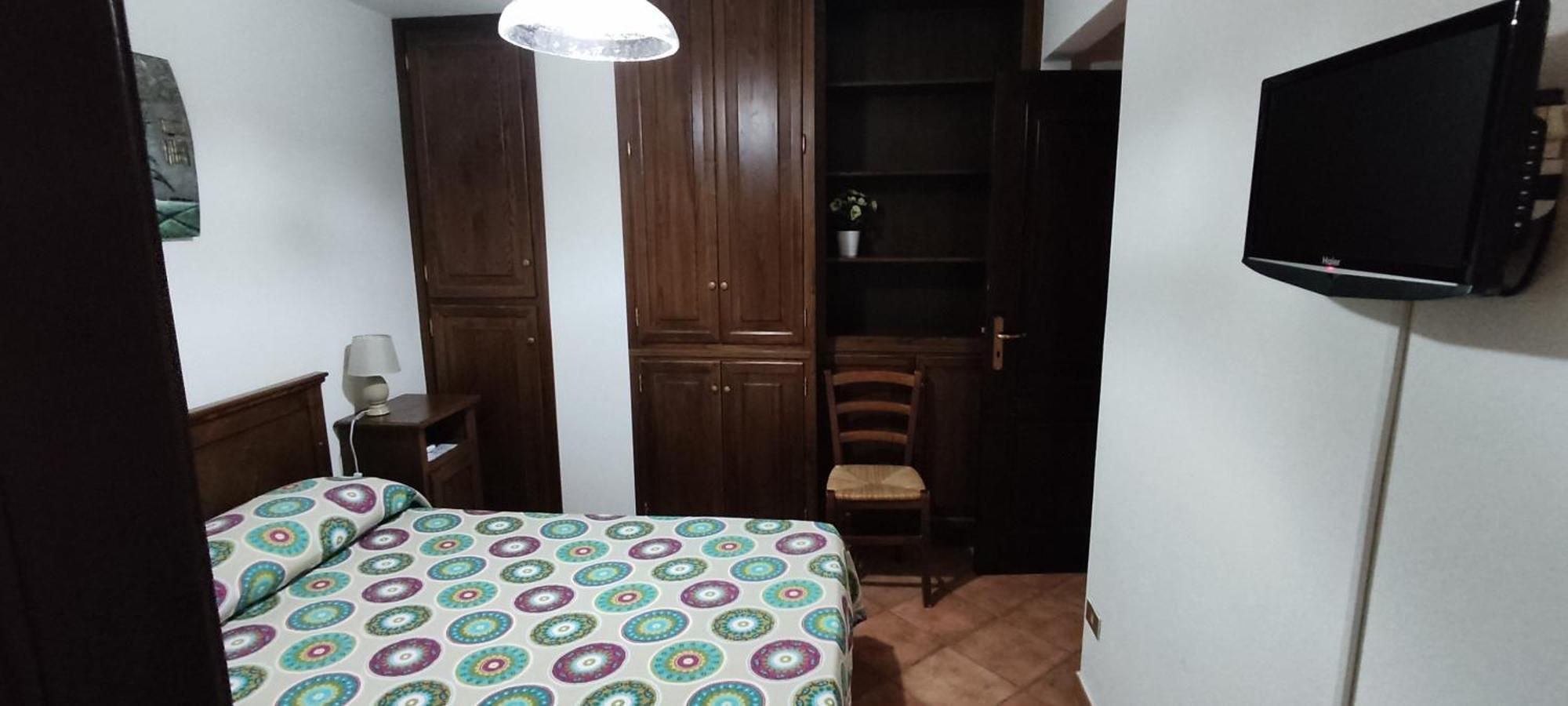 ماراتييا Bed & Breakfast Laino الغرفة الصورة