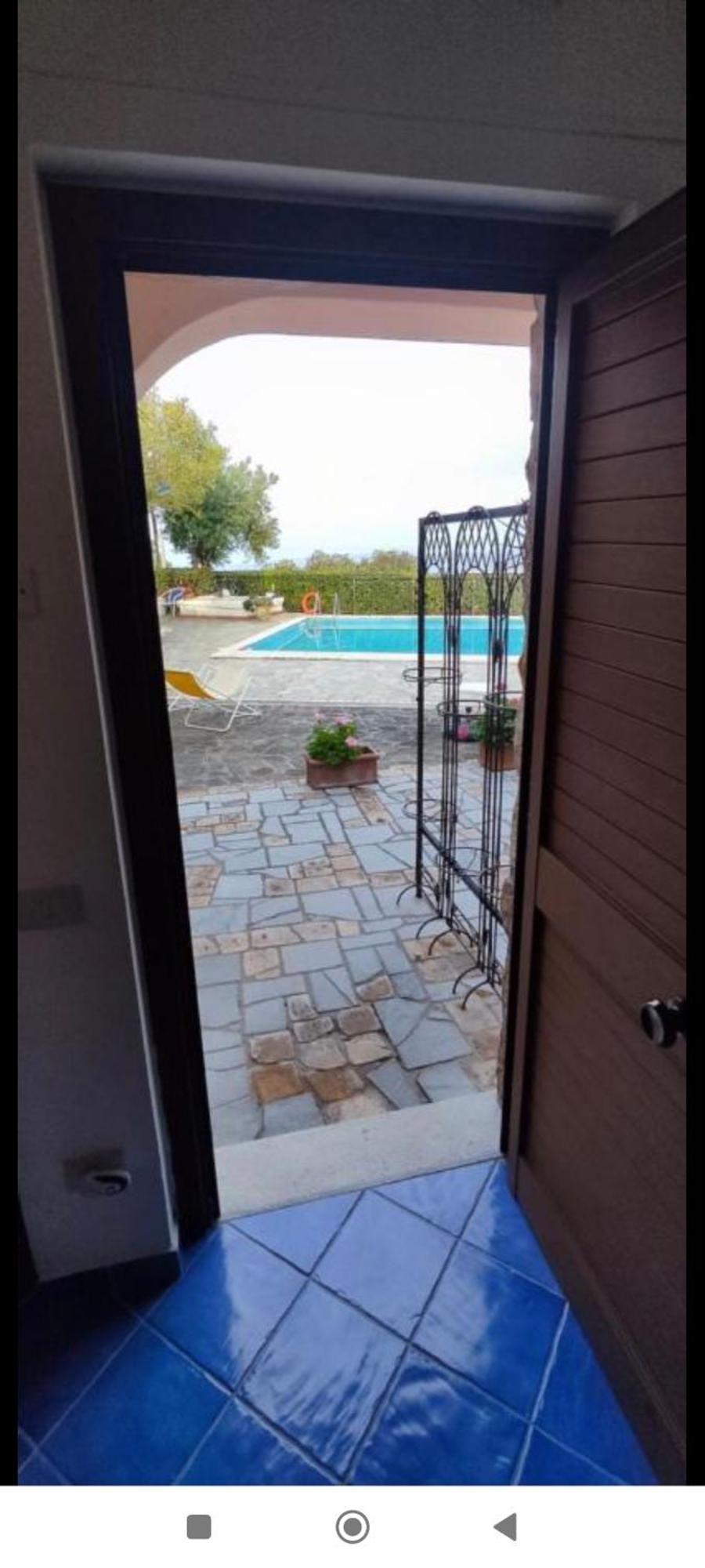 ماراتييا Bed & Breakfast Laino الغرفة الصورة