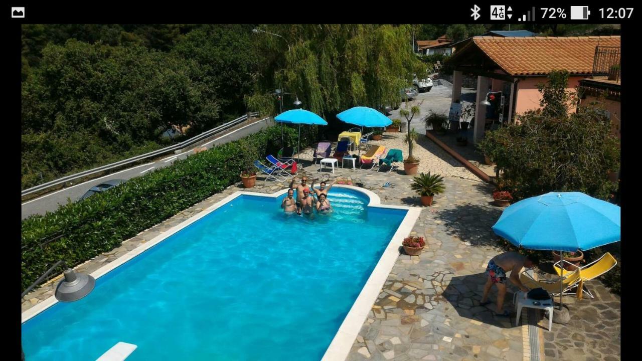ماراتييا Bed & Breakfast Laino المظهر الخارجي الصورة