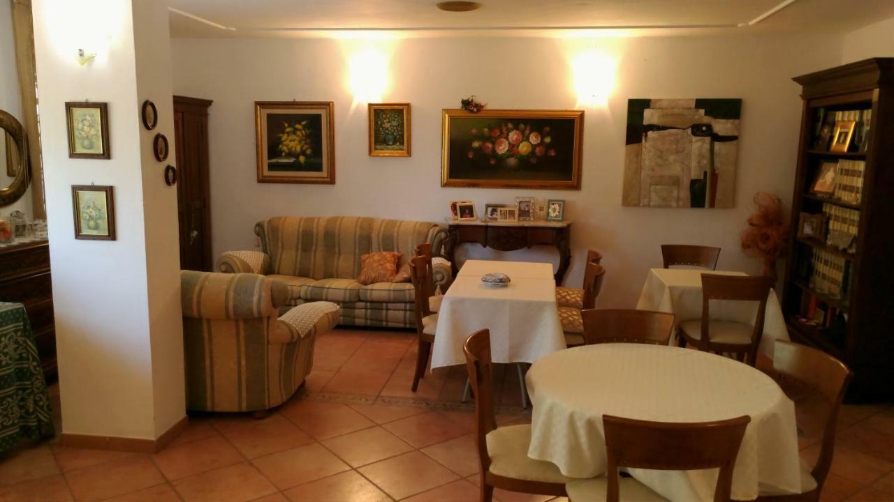 ماراتييا Bed & Breakfast Laino المظهر الخارجي الصورة