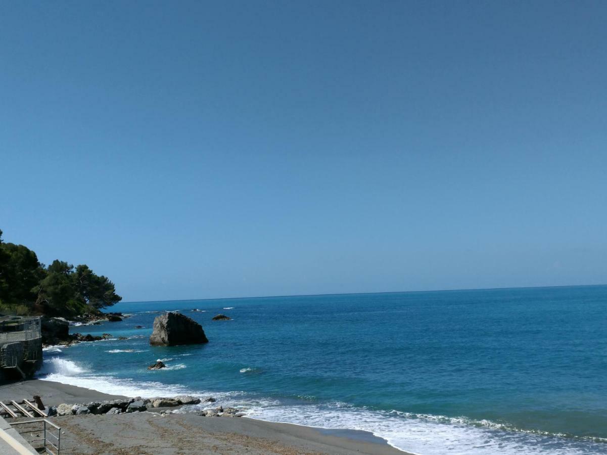 ماراتييا Bed & Breakfast Laino المظهر الخارجي الصورة
