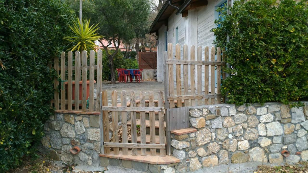 ماراتييا Bed & Breakfast Laino المظهر الخارجي الصورة